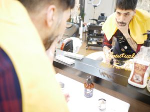 髭の手入れや伸ばし方、生やし方は理容室アパッシュで